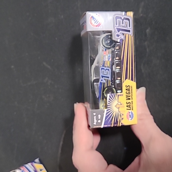 2013 Las Vegas Motor Speedway Kobalt Tools 400 Matchbox Car in Box - Picture 5 of 7